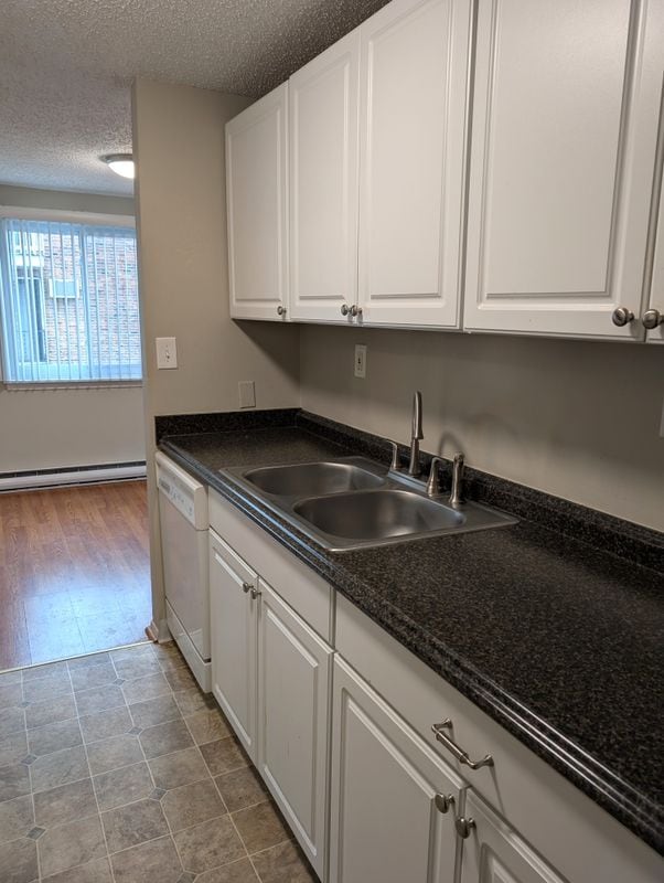 Foto del edificio - 6301 Robinson Rd