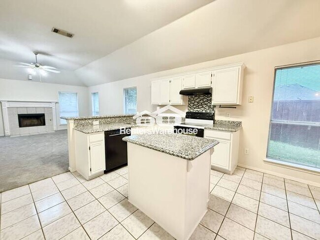 Foto del edificio - Ready for Move-In! Established neighborhoo...
