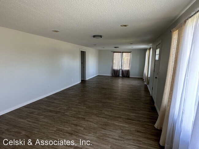 Foto del edificio - 5 br, 2 bath House - 218107 E. Finley Rd.