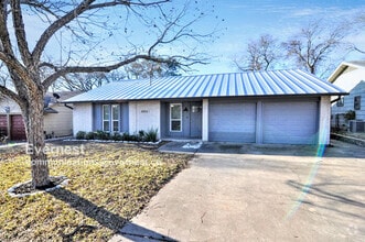 Building Photo - 9864 Childress Dr