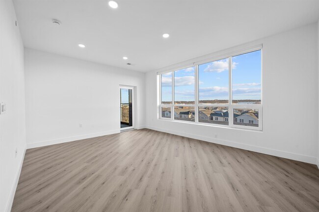 Foto del edificio - 17 AVENUE E