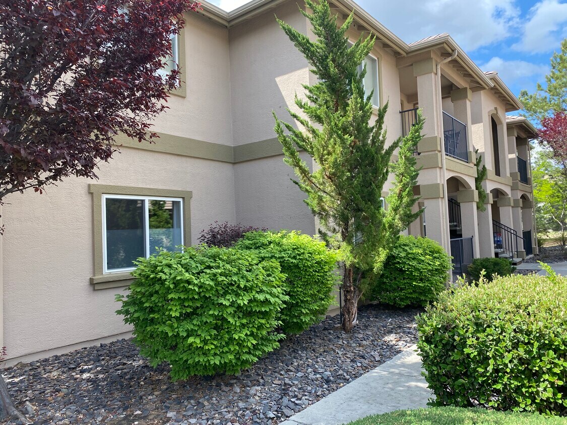 Foto principal - 6850 Sharlands Ave