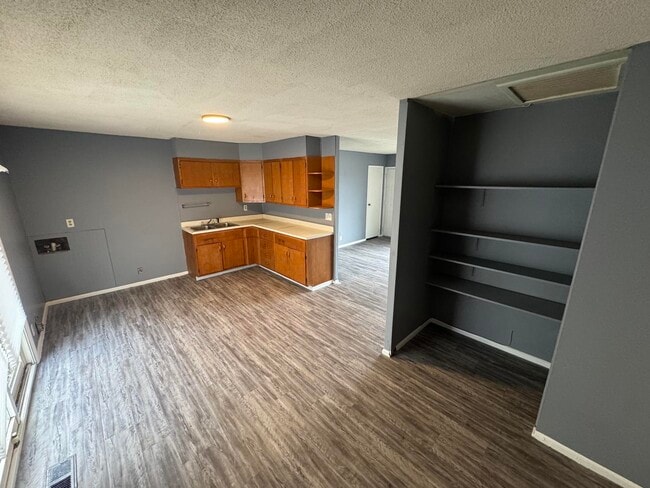 Building Photo - 1911 Fairchild-E