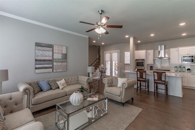 Foto del edificio - Location!! 2018 house, refrigerator provided! Dont miss this sweet home!