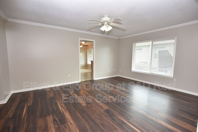 Building Photo - 932 E Valencia St