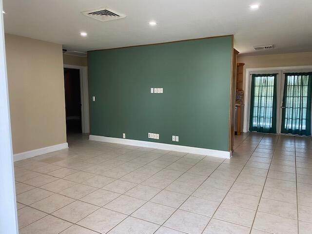 Building Photo - 1900 Carambola Rd