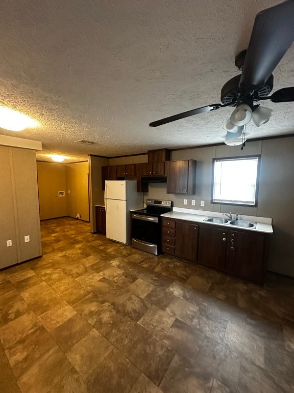 Foto del edificio - 33230 Walker North Rd