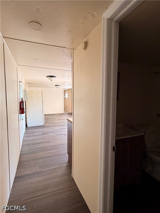 Building Photo - 7962 Breeze Dr
