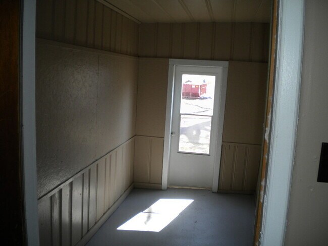 Foto del edificio - Pet friendly two bedroom close to hospital