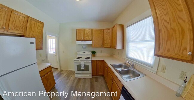 Foto del edificio - 6 br, 2 bath House - 1110 Thurston St