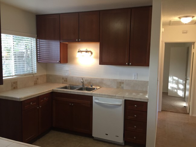 Kitchen - 717 Naramore Way