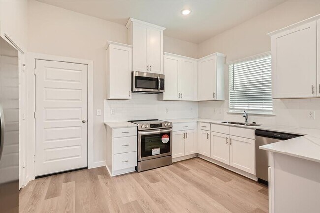 Foto del edificio - 33110 Willow Hts Ln
