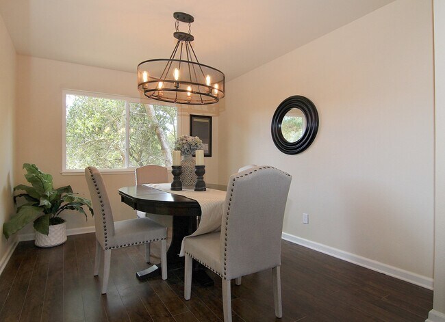 Foto del edificio - Upper Westside Santa Cruz - 4 BR, 2.5 BA h...