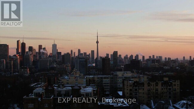 Building Photo - 160 Balmoral Ave