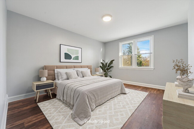 Building Photo - Updated 2 Bedroom Apartment with Central Air & Private Deck — Excellent Location for Commuters