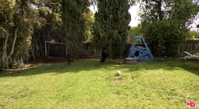Building Photo - 809 Toulon Dr