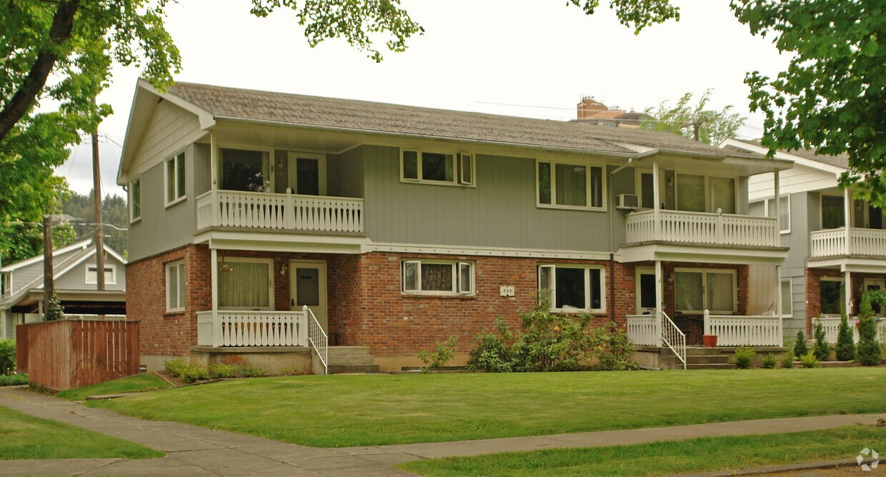 Primary Photo - 722-724 E Coeur D' Alene Ave