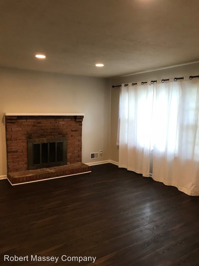 Building Photo - 3 br, 1 bath House - 824 Palatka Road