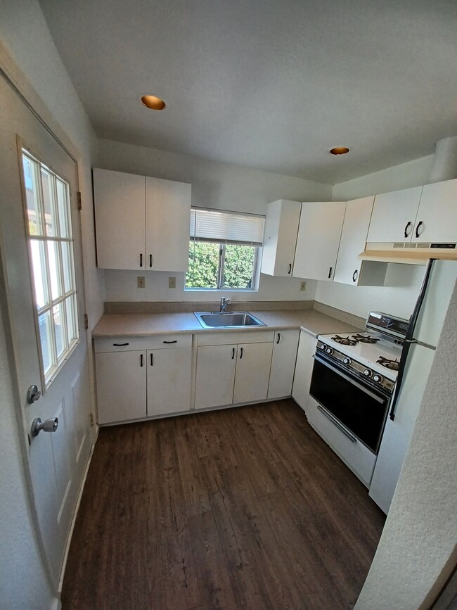 Foto del edificio - 649 N Delaware St