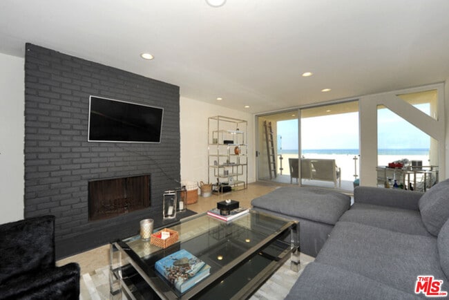 Building Photo - 4 Lighthouse St