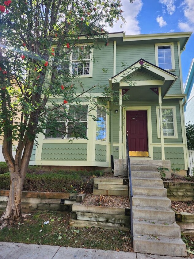 Primary Photo - Long Realty & Property Management - South ...