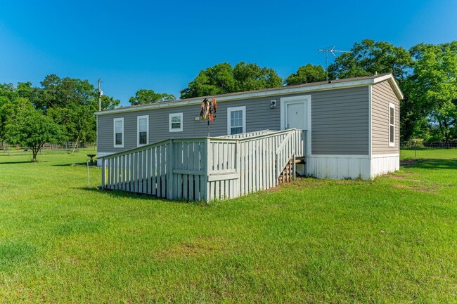 Building Photo - 2295 Bermuda Ln