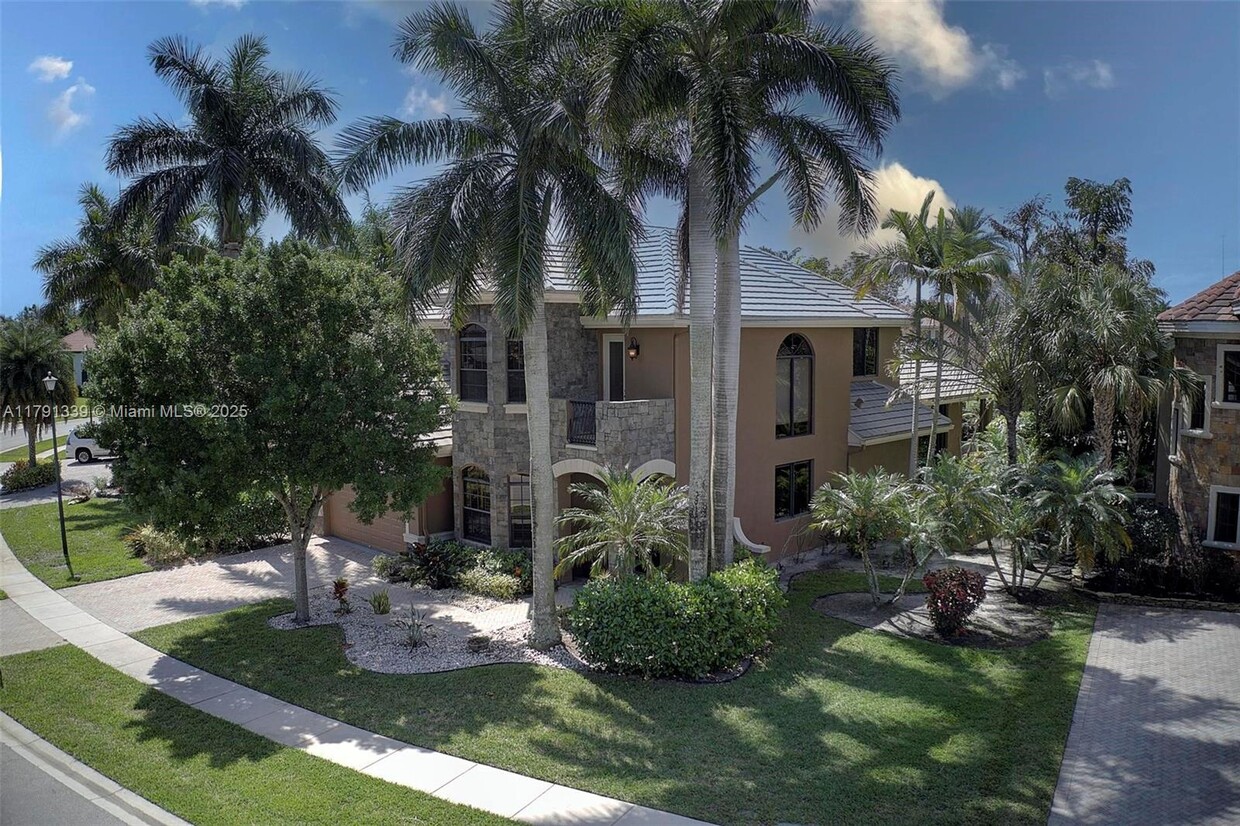 Foto principal - 3483 Collonade Dr