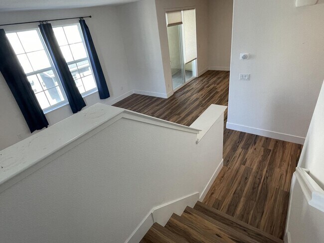 Building Photo - 636 Fan Tail Way