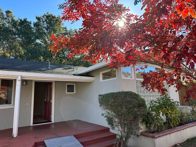 Foto del edificio - LOS GATOS - Beautifully upgraded property in desirable Los Gatos location, Los Gatos Schools
