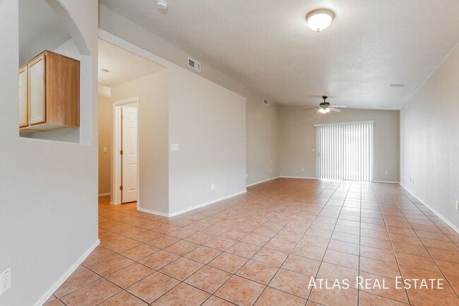 Foto del edificio - 2188 W Burlwood-
