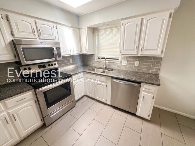 Foto del edificio - 8109 NE 51st St