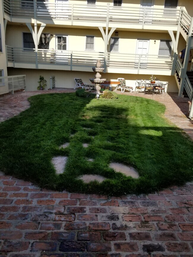 Foto del edificio - 427 Avenue G