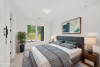 Building Photo - 15181 Frst Grv Dr