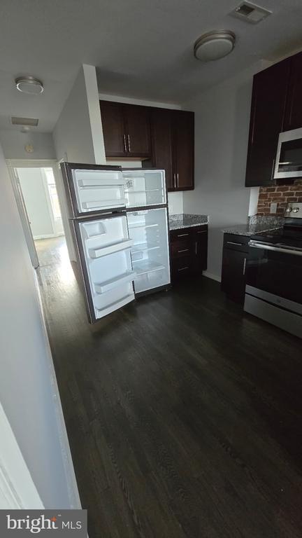 Foto del edificio - 1113 N Calvert St