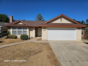 Building Photo - 1845 N Selina Ct