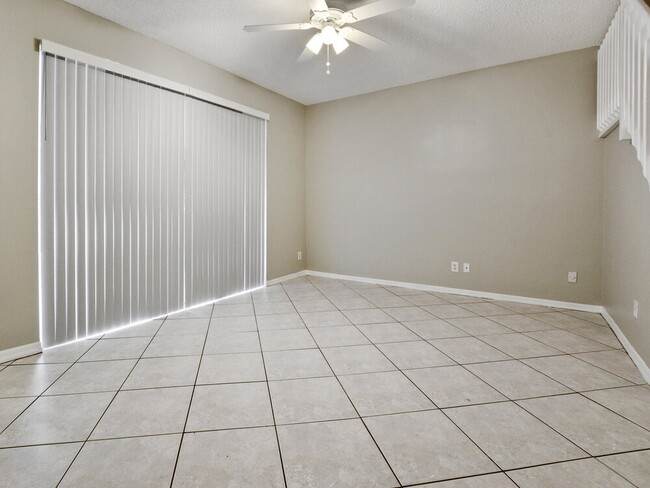Building Photo - 5442 NW 54th Dr