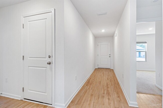 Foto del edificio - 4635 Carlstrom Ln