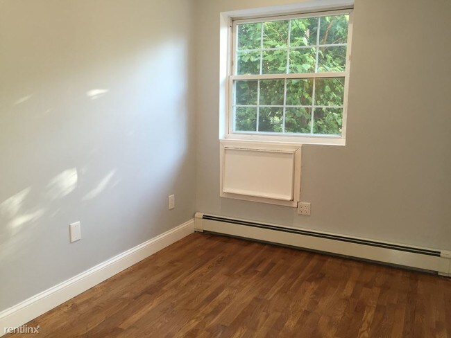 Foto del edificio - 297 Tompkins Ave