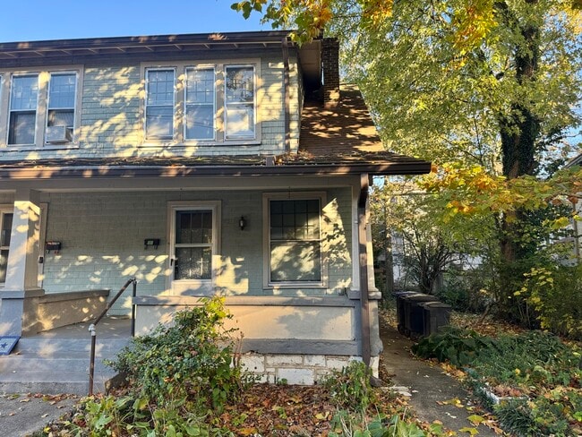 Building Photo - 423 Steele St