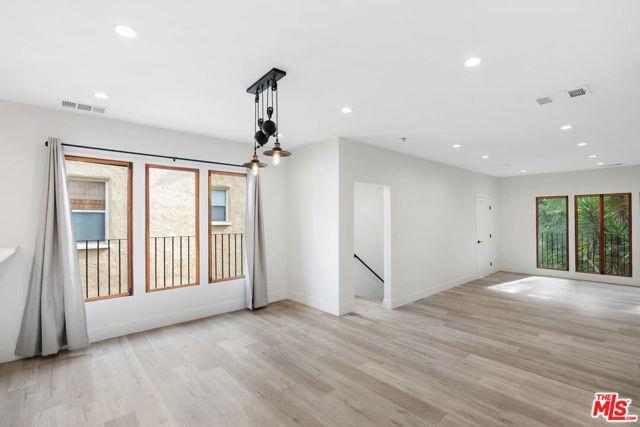 Foto del edificio - 8575 Horner St