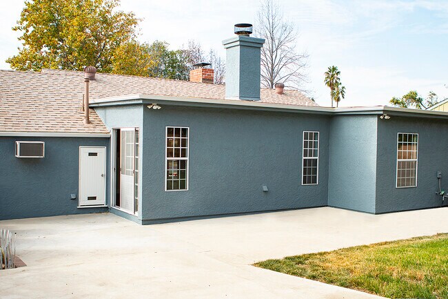Foto del edificio - 7900 Shoshone Ave