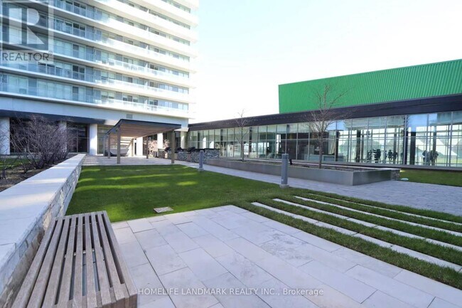 Photo du bâtiment - 115 McMahon Dr