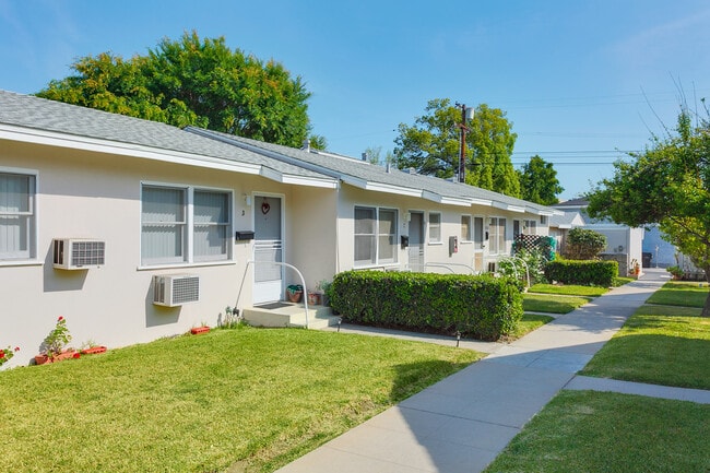Building Photo - 216 W Lime Ave