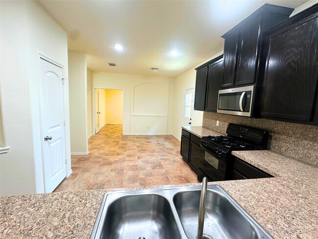 Foto del edificio - 8218 Nagy Hill St