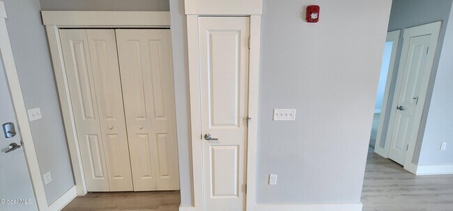 Foto del edificio - 25 Hastings Dr