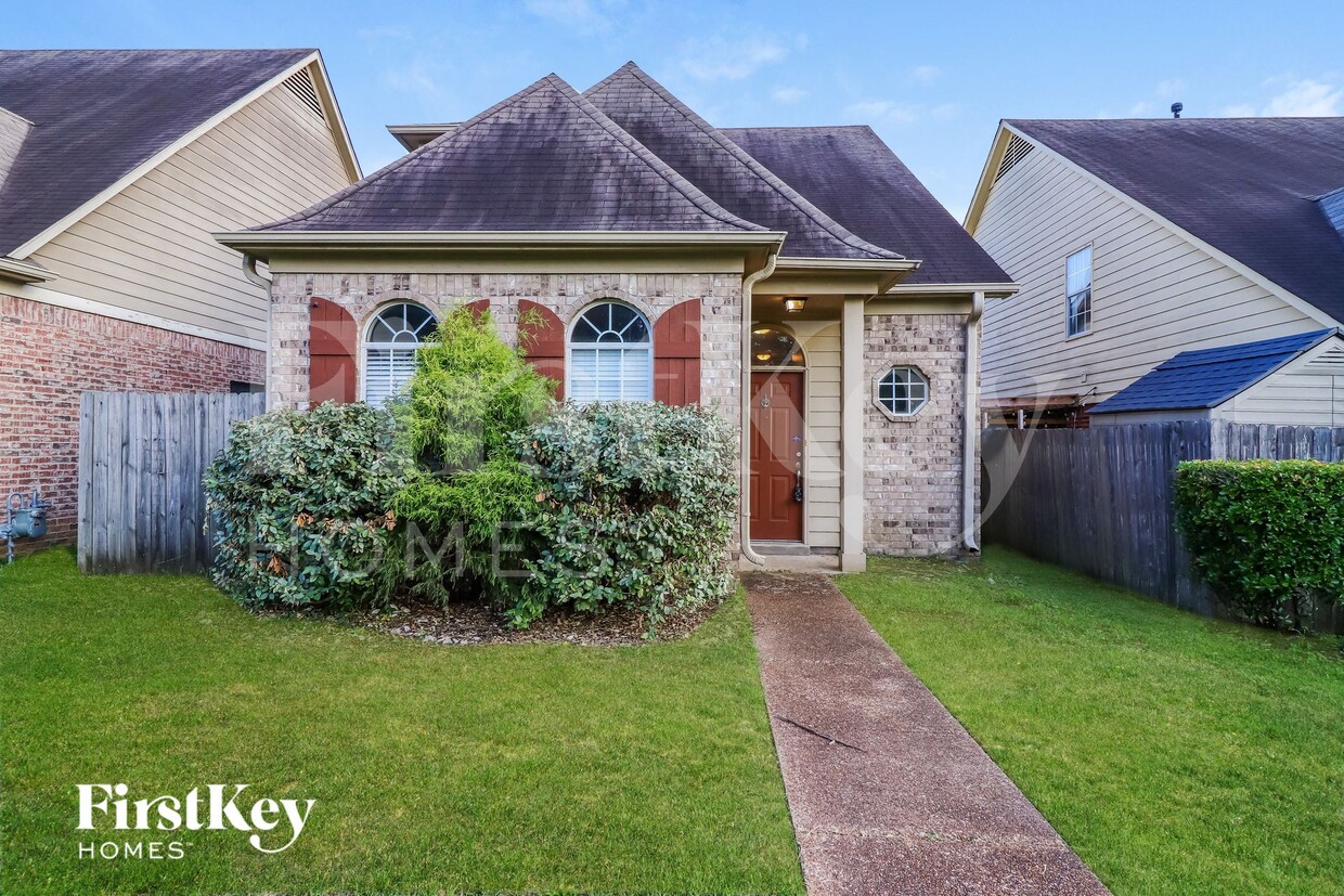 Foto principal - 10223 Macon Rd