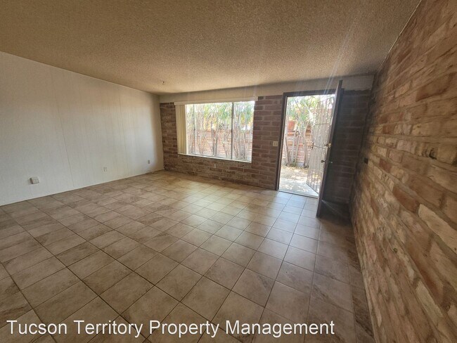Building Photo - 2 br, 1 bath House - 1610 N Venice Ave