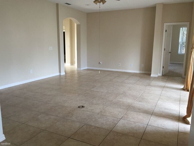 Foto del edificio - 3877 Blue Crest Ave