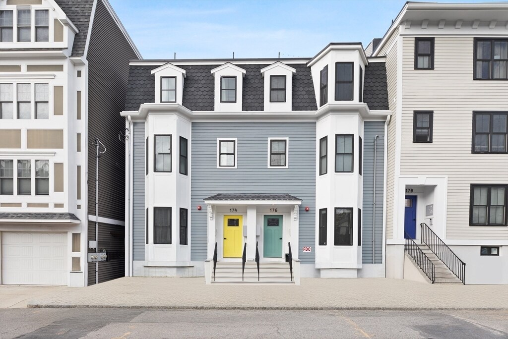 Primary Photo - 176 W Seventh St