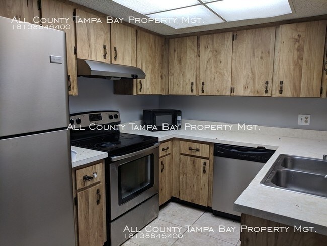 Building Photo - Nice 3 bedroom 2 bath apartment